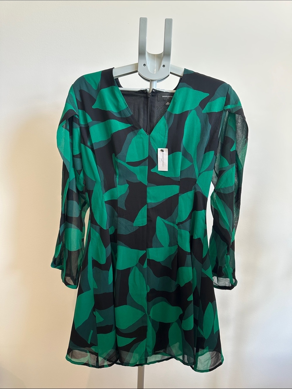 Banana Republic Black and Green Leaf-Print Long Sleeve Dress